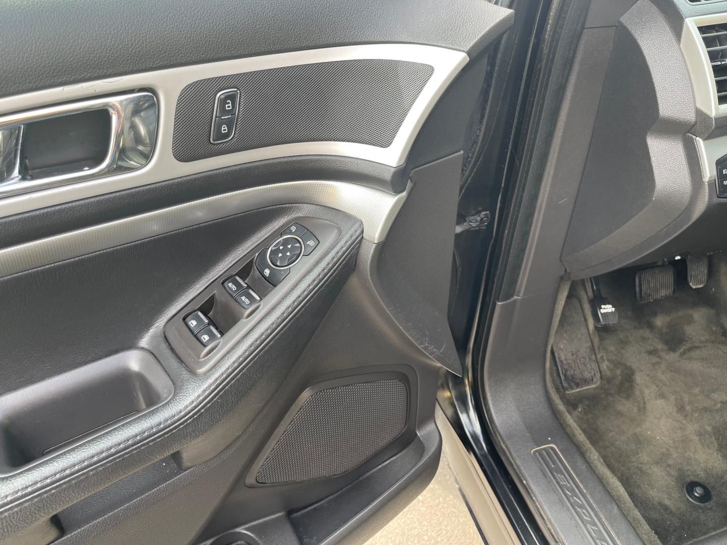 2013 Black /Black Ford Explorer XLT (1FM5K8D86DG) with an 3.5 Liter V6 engine, Automatic transmission, located at 801 South State Street, Salt Lake City, UT, 84111, (801) 328-0098, 40.751953, -111.888206 - Features Top Features: 4WD/AWD, Parking Sensors, Alloy Wheels, Rear Air Conditioning, Bluetooth Technology, Rear View Camera, Fold-Away Third Row, Satellite Radio Ready, Front Seat Heaters, Third Row Seat, Leather Seats Basic Features: ABS Brakes, Auxiliary Audio Input, Power Locks, Rear Defro - Photo#18